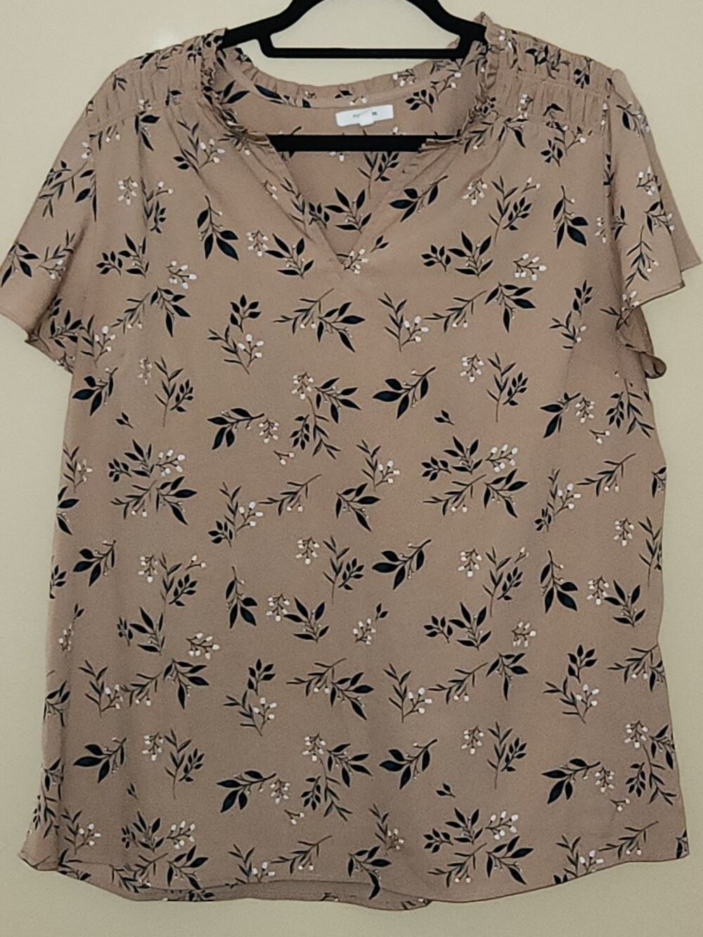 Maurices 1X Tan Boho Floral Flutter Sleeve V-Neck Blouse